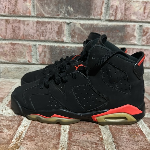 Kids Jordan 6 retro “infrared” size 5.5y - Picture 4 of 11